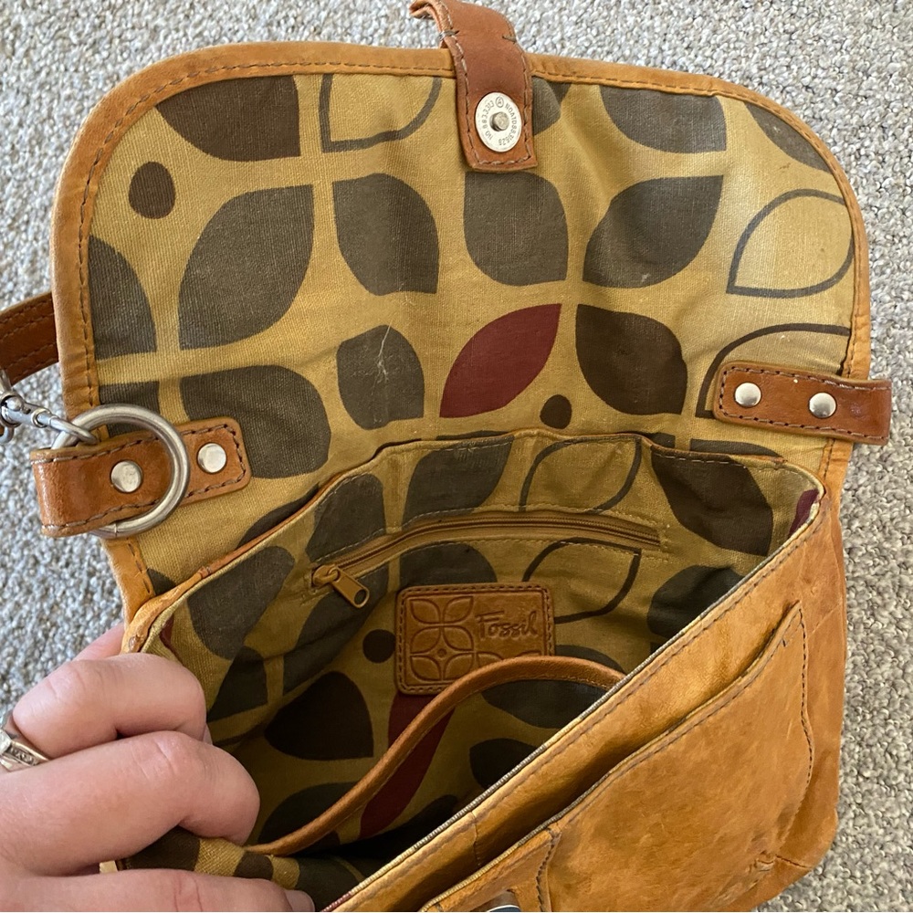 Fossil shoulder bag.